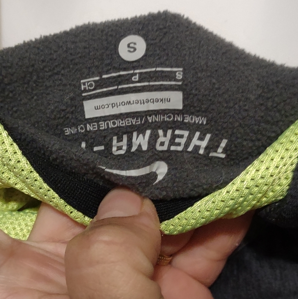 Nike sweater for women size small - Picture 3 of 4